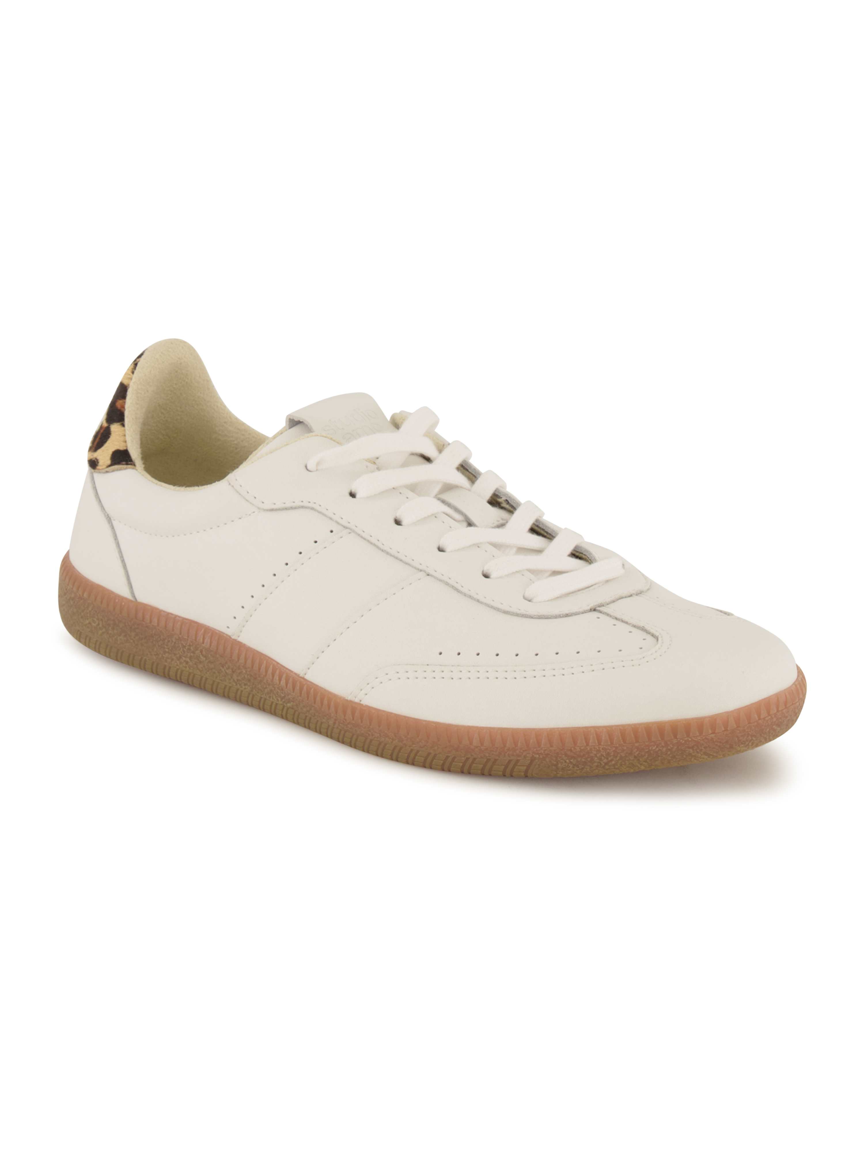 Studio Amo, Sneaker
