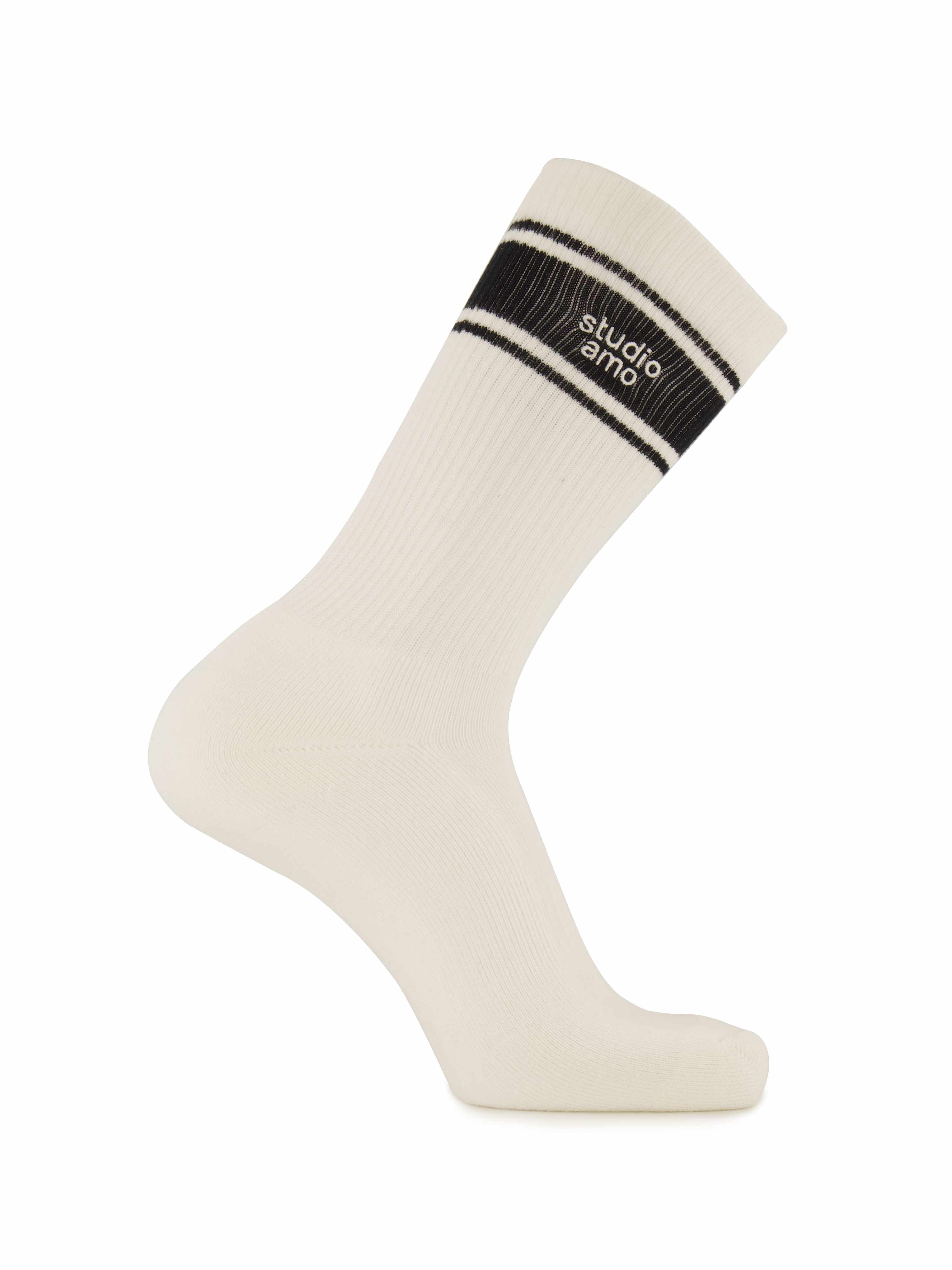 Studio Amo, Socken