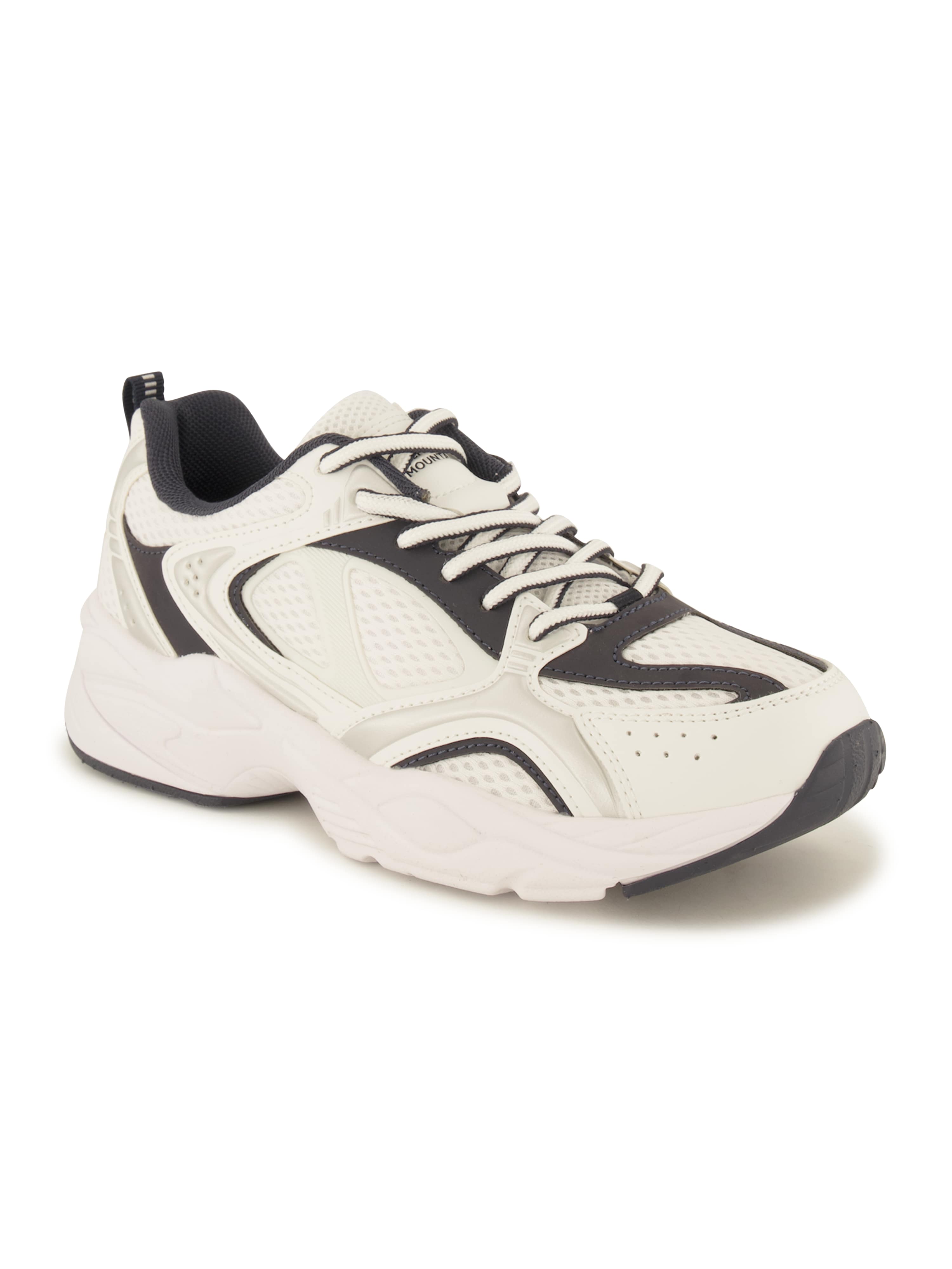 Beach Mountain, Sneaker